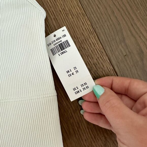 NWT Ribbed Hollister cropped tank - Picture 5 of 5